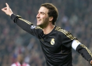 开云体育官网-双城记，尼克斯强压雄鹿展铁血，爱德华兹美加墨世界杯接管未来