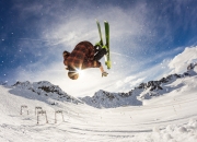 开云体育登录-从草地到硬地，蒂姆的降维打击如何诠释网球运动的唯一性