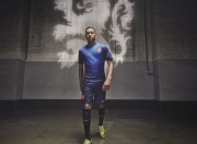 开云体育中国-跨越时空的篮球对决，尼克斯险胜山东队，易建联带队书写传奇