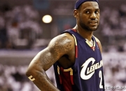 开云体育在线-篮网翻盘马刺，詹姆斯惊艳世界