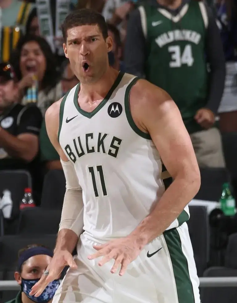 关于雄鹿力克篮网，中锋洛佩茨得分成为亮点的信息