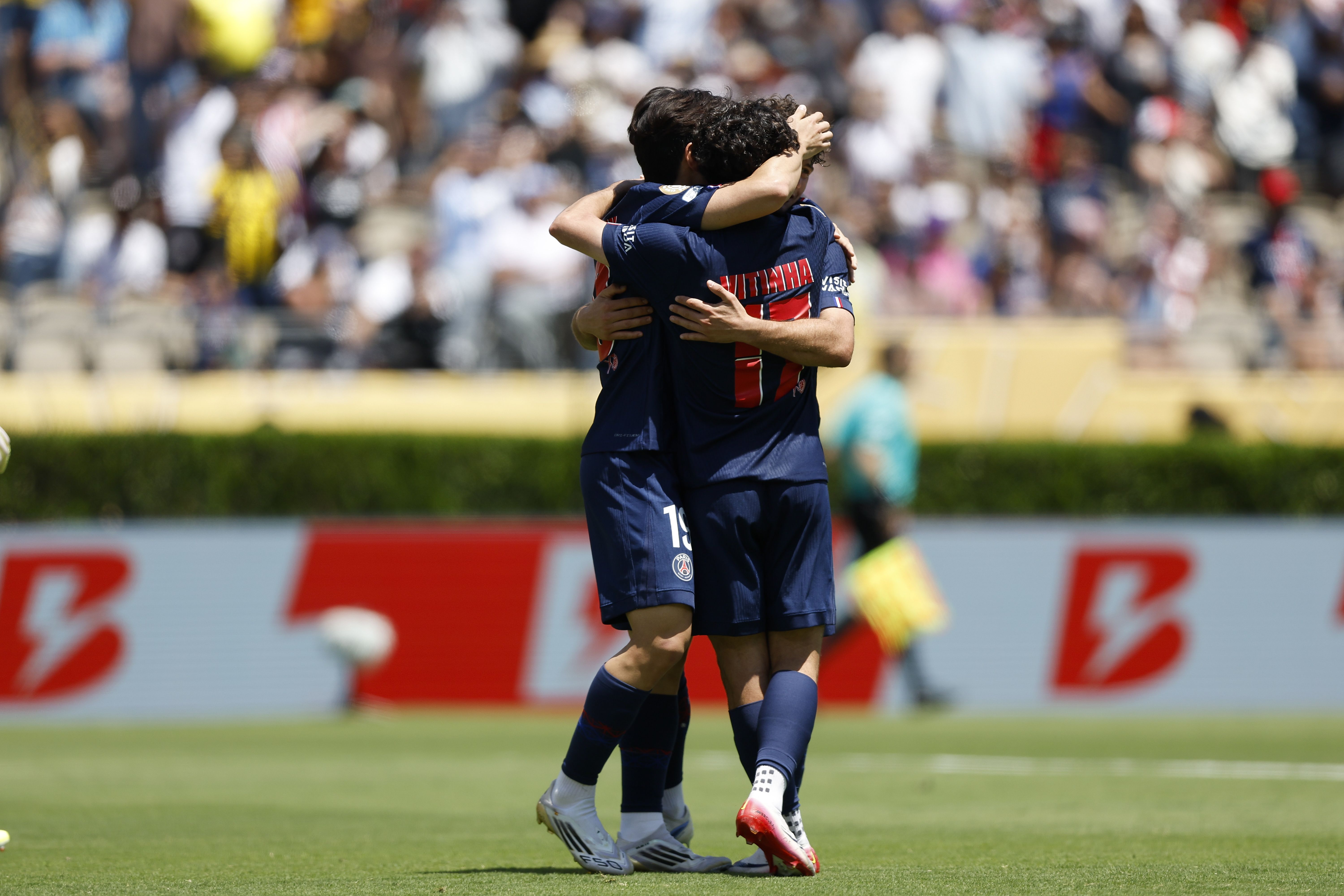 长久以来的对决,胜败皆是足球之情 长久以来的对决,胜败皆是足球之情