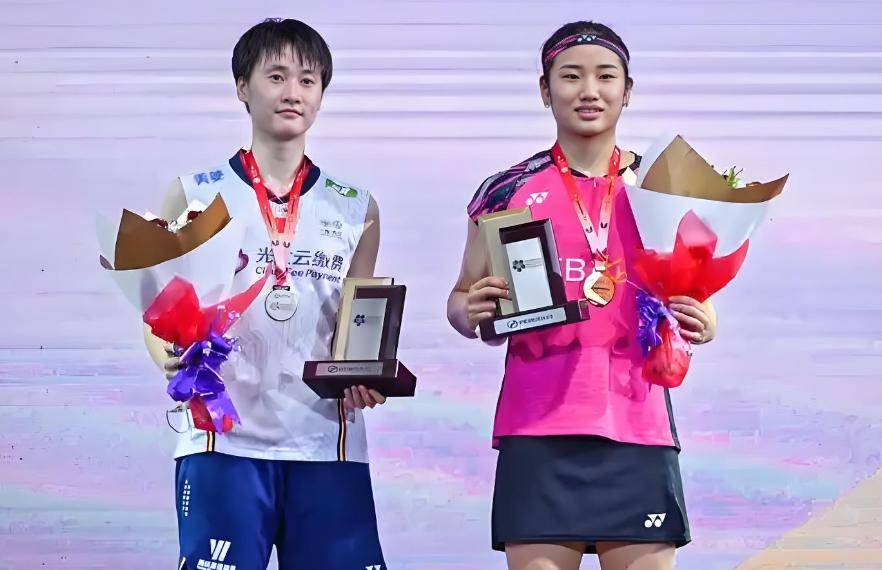 法国队鏖战日本队,陈雨菲扛起全队 法国队鏖战日本队,陈雨菲扛起全队