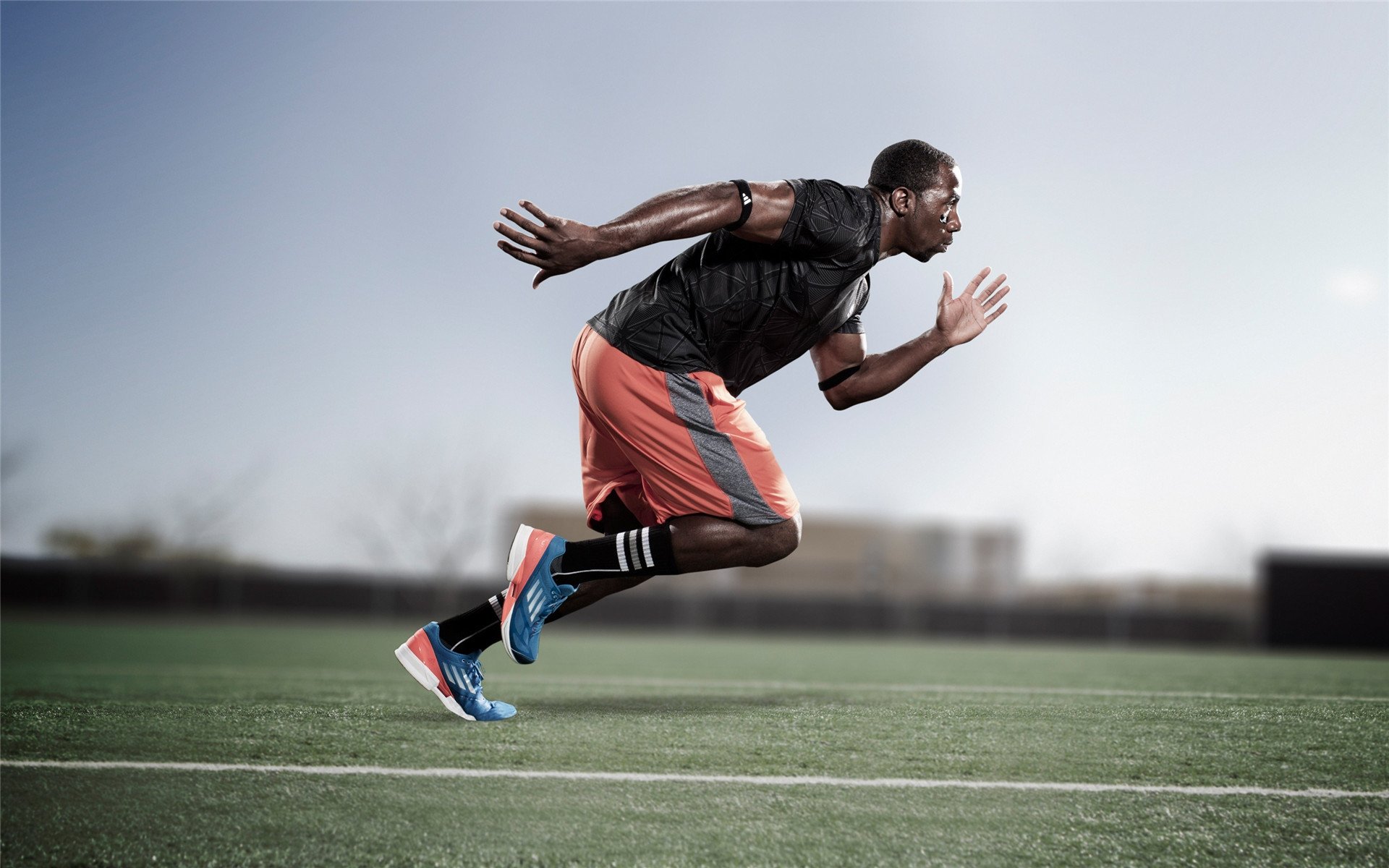 湖人强势拿下新疆队，克莱成为关键先生，一场跨越地域的篮球对话