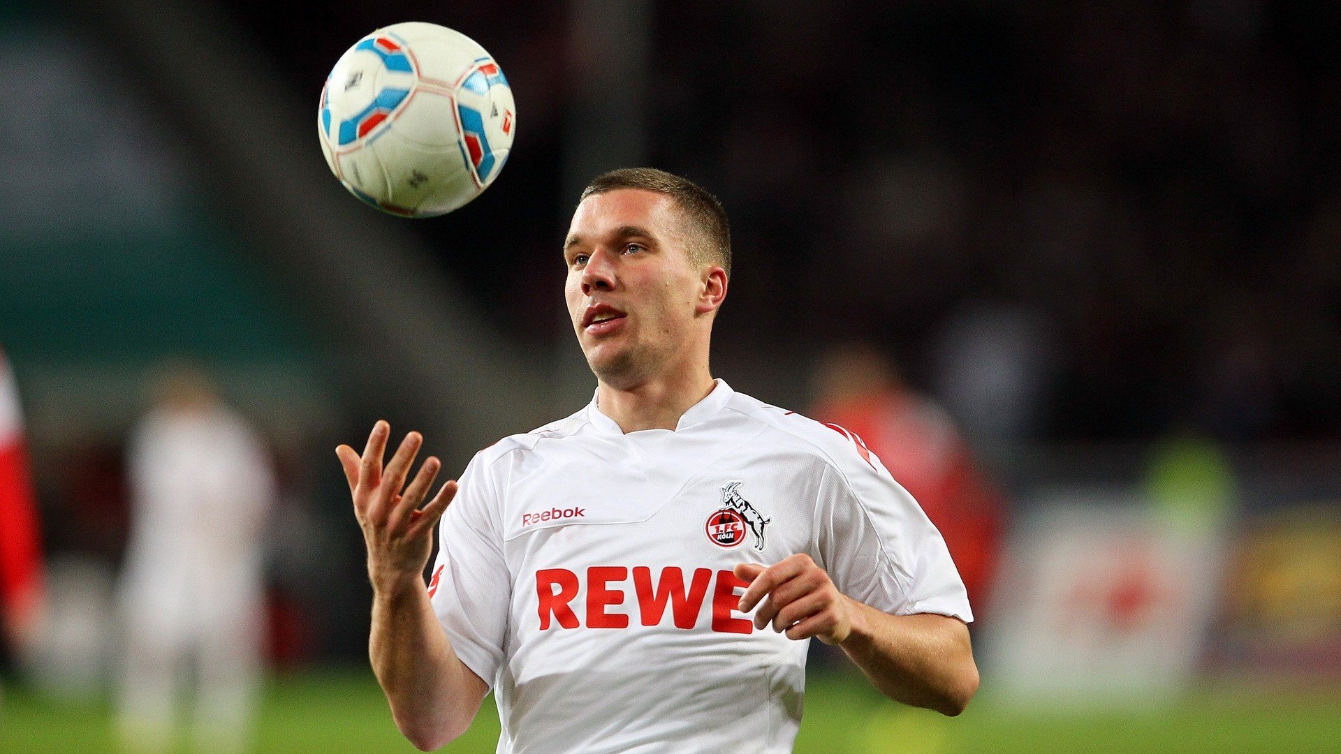 新疆队踏平雷霆,布克成为关键先生